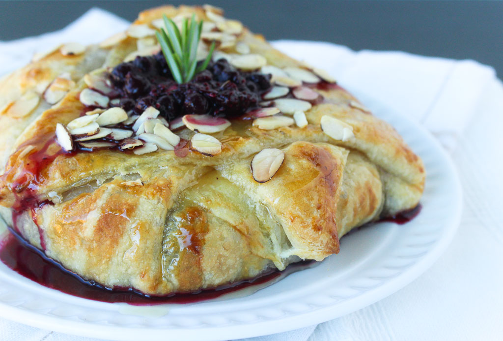 Wild Blueberry & Rosemary Stuffed Baked Brie via RDelicious Kitchen @RD_Kitchen