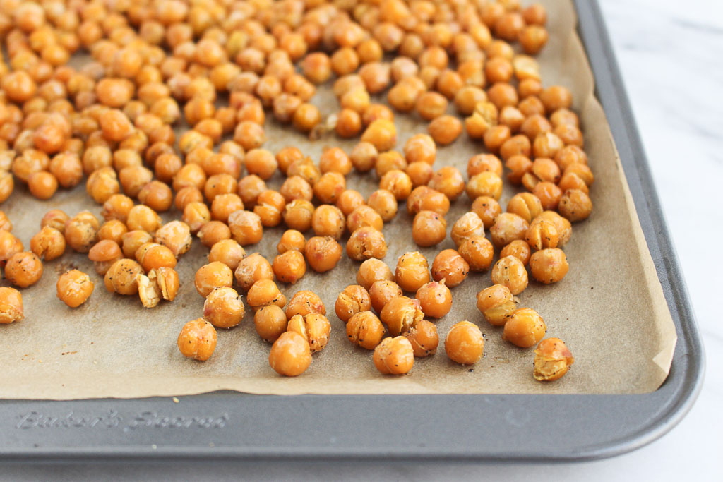 Crispy Garlic Chickpeas - plant-based protein snack via Chef Julie Harrington, RD @ChefJulie_RD #legumes #chickpeas #beans #snack #plantbased #plantbasedprotein #protein 